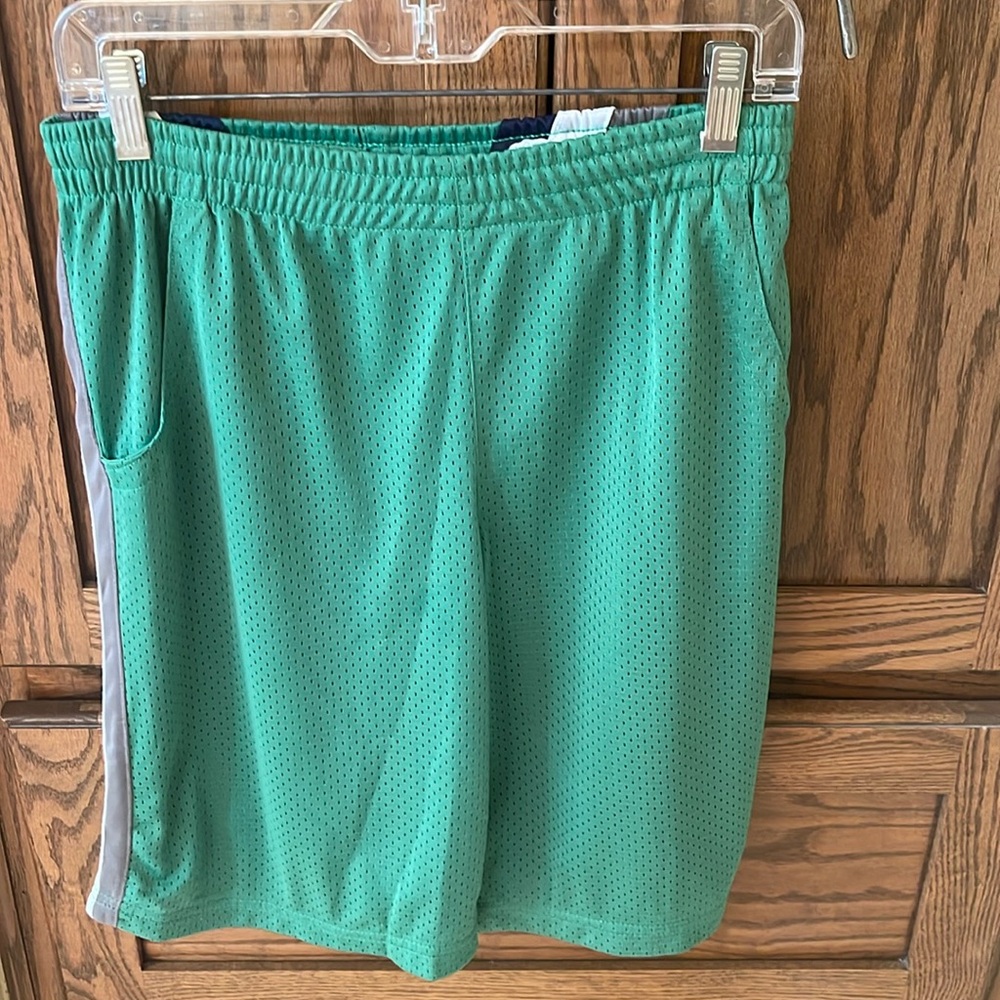 Puma Boys M Shorts Green with Stripes Athletic Activewear Pull On Loungewear‎
